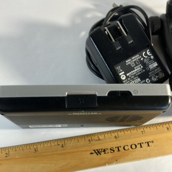 Magellan Road Mate 1440 GPS with Charger and Dashboard Mount - Picture 7 of 8